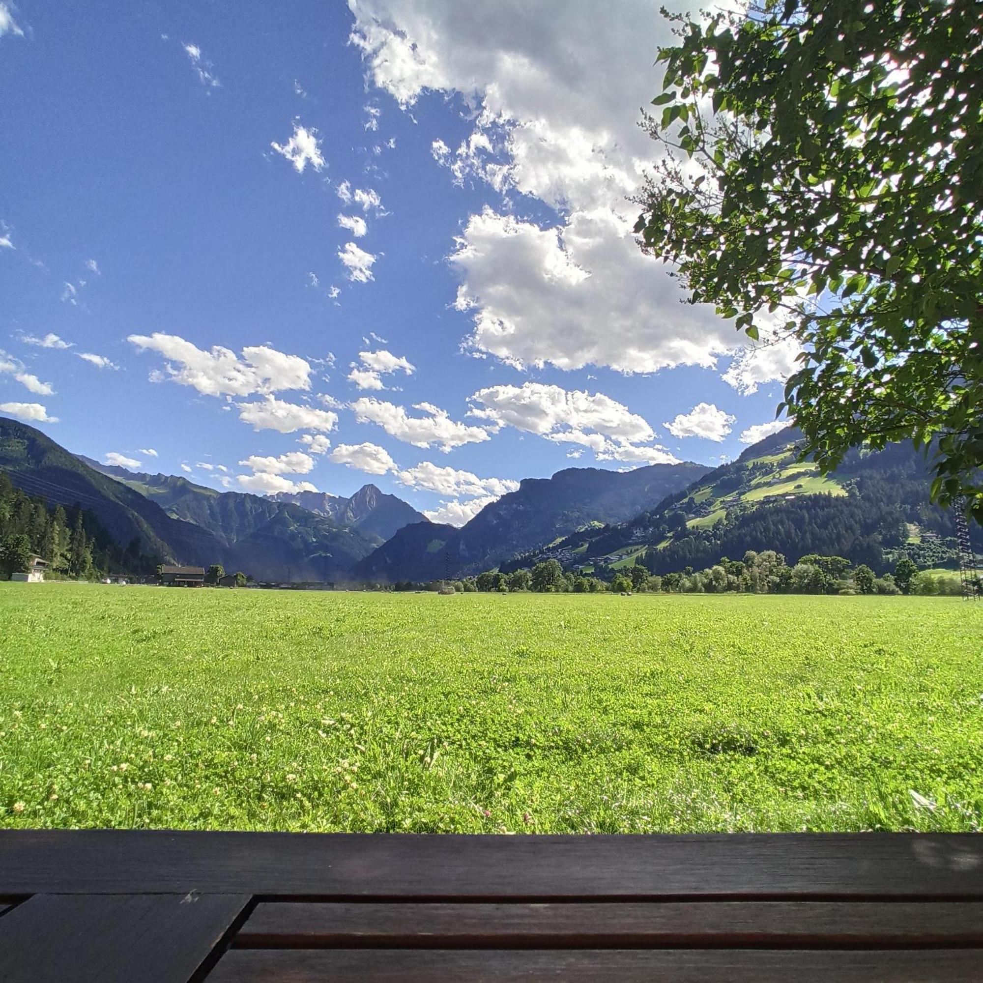 Ferienwohnung Zillertaler Alpenblick Цел ам Цилер Екстериор снимка